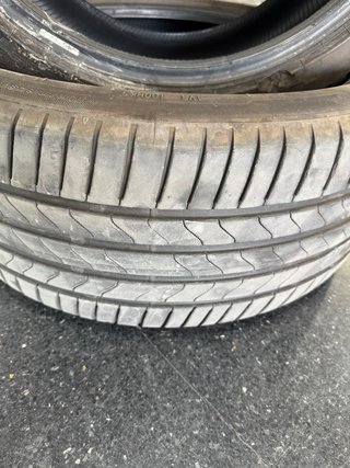 2 Ruedas 245/40/19 98Y Bridgestone
