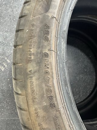 2 Ruedas 245/40/19 98Y Bridgestone
