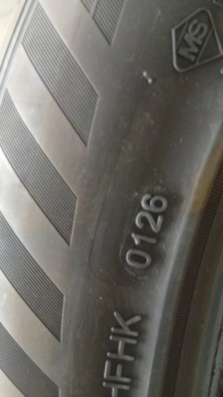 2 Neumáticos 215/55 R17 98W  Nuevos!!de enero 2026