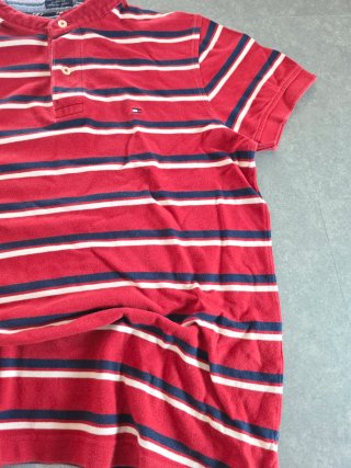 Polo Tommy Hilfiger a righe rosse e blu taglia S
