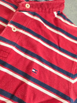 Polo Tommy Hilfiger a righe rosse e blu taglia S