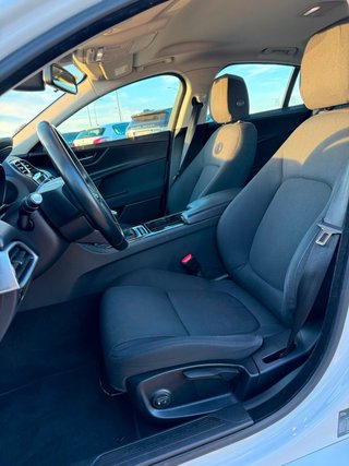 Jaguar XE 2016