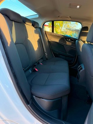 Jaguar XE 2.0 180 Portfolio 4p