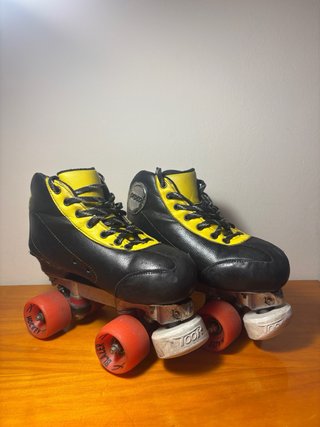 Patines Squad de Hockey Negros-Amarillos talla 38.