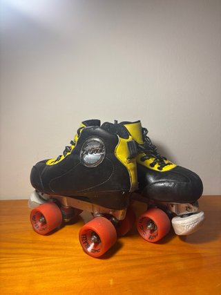 Patines Squad de Hockey Negros-Amarillos talla 38.