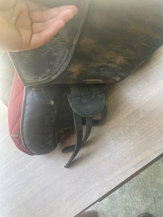 Montura de equitación para reparar