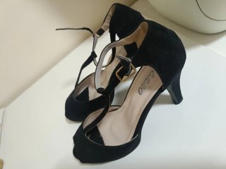 Zapatos de tacón negros para mujer