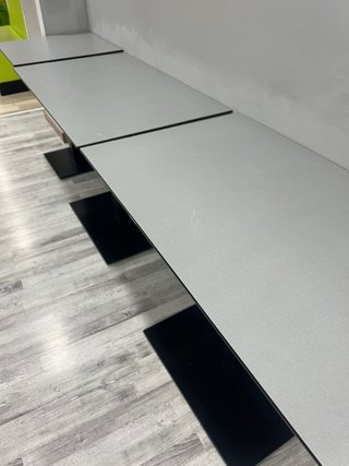 Pack de mesas de metal y madera