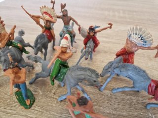 Lote 19 Figuras Indios PVC Goma Comansi Antiguas