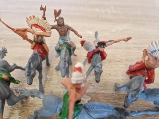 Lote 19 Figuras Indios PVC Goma Comansi Antiguas