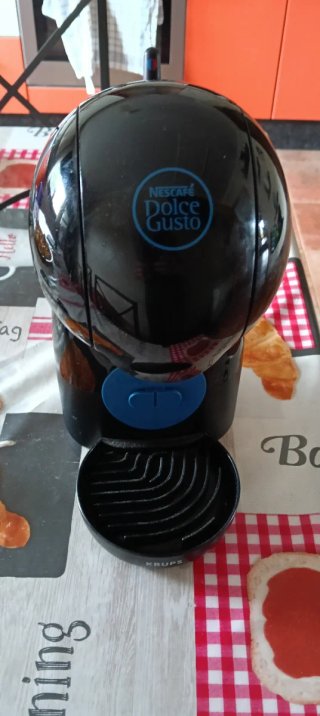 Cafetera Dolce Gusto Negra