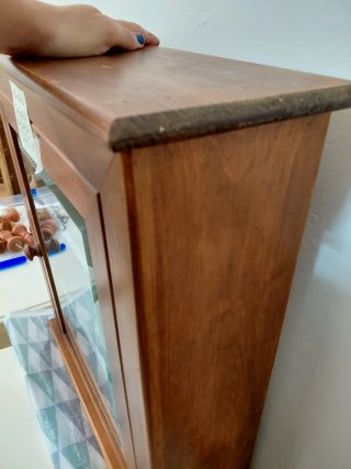 Armario/Vitrina de madera y cristal