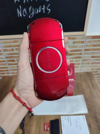 PSP 3000 Rosso e Blu