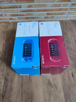 PSP 3000 Rosso e Blu
