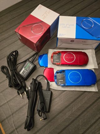PSP 3000 Rosso e Blu