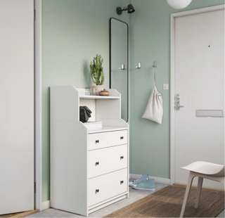 Cómoda IKEA 3 cajones con estantería. Buen estado.