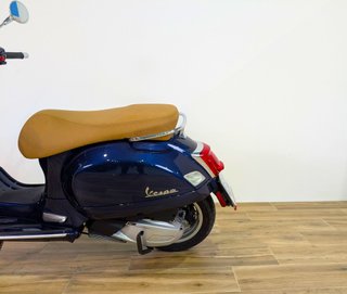 VESPA GTS 300   (2023-2024) 2024