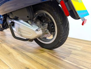 VESPA GTS 300   (2023-2024) 2024