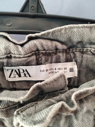 Pantalones grises Zara