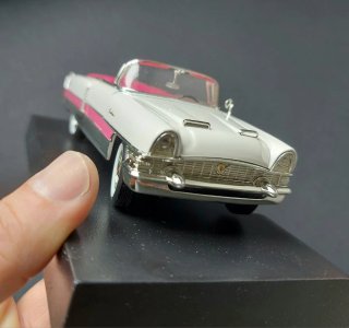 Auto in Scala 1/32 NUOVO. Classico americano anni '50