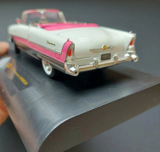 Auto in Scala 1/32 NUOVO. Classico americano anni '50