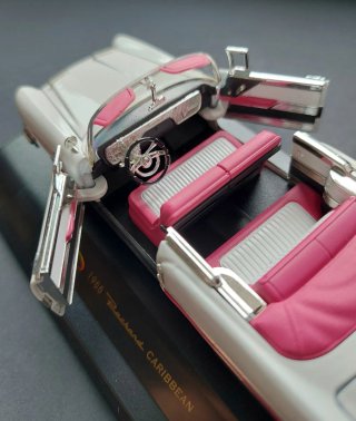 Auto in Scala 1/32 NUOVO. Classico americano anni '50