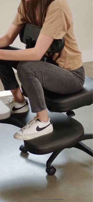 Silla ergonómica de oficina negra