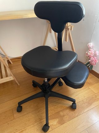 Silla ergonómica de oficina negra