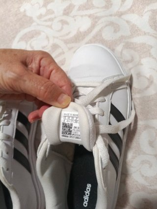 Zapatillas Adidas Blancas y Negras