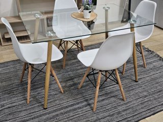 Mesa de cristal templado y 4 sillas blancas