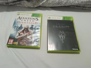 2 Juegos Xbox 360: AC Brotherhood y Skyrim