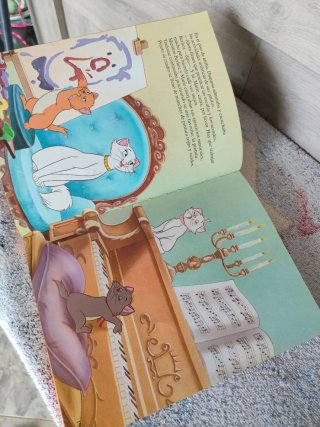 Cuento Disney los aristogatos