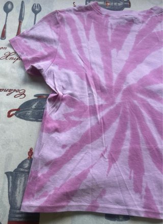 ⁠Camiseta H&M Rolling Stones Tie-Dye Rosa Talla M