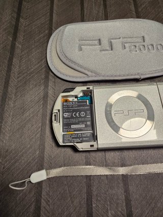 PSP Slim 2004 Final Fantasy Argento