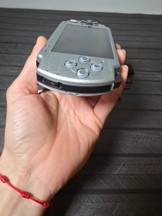 PSP Slim 2004 Final Fantasy Argento