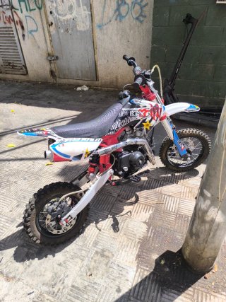Moto Enduro 4 tiempos/Moto 110cc  Poco Uso