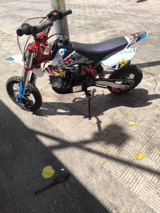 Moto Enduro 4 tiempos/Moto 110cc  Poco Uso