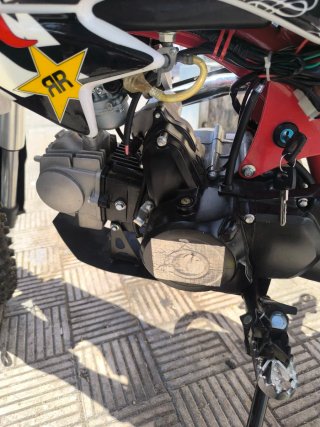 Moto Enduro 4 tiempos/Moto 110cc  Poco Uso