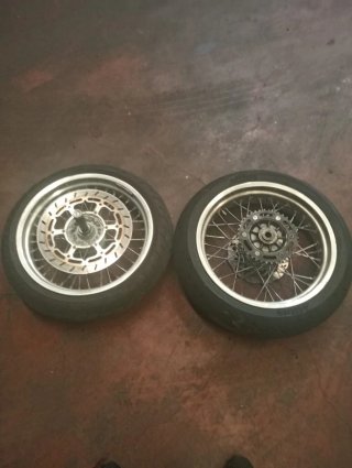 Llantas KTM Originales con Soporte