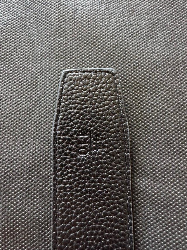 Cinturón HERMES Negro Hebilla Dorada