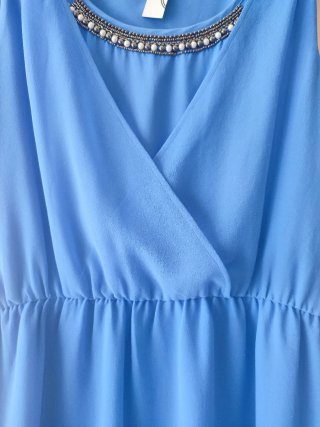 Vestido azul con pedrería
