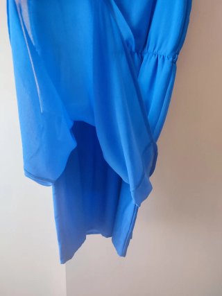 Vestido azul con pedrería