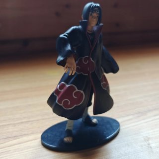Figura Itachi Akatsuki