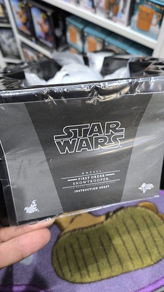 Hot Toys MMS321 First Order Snowtrooper Star Wars