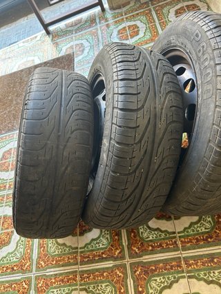 Llantas de chapa con neumáticos