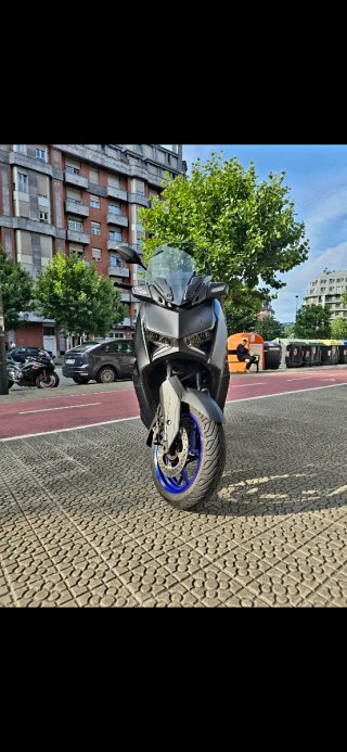 Yamaha XMAX 300 2025