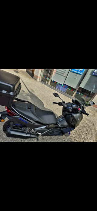 Yamaha XMAX 300 2025