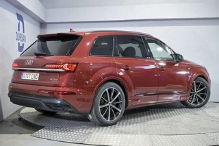 Audi Q7   Black line plus 50 TDI 210kWq. tip.