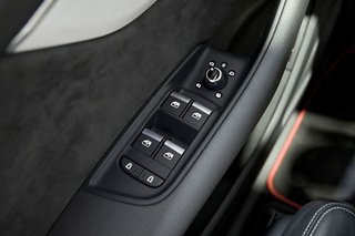 Audi Q7   Black line plus 50 TDI 210kWq. tip.