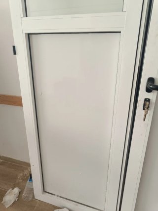 Puertas abatibles de aluminio